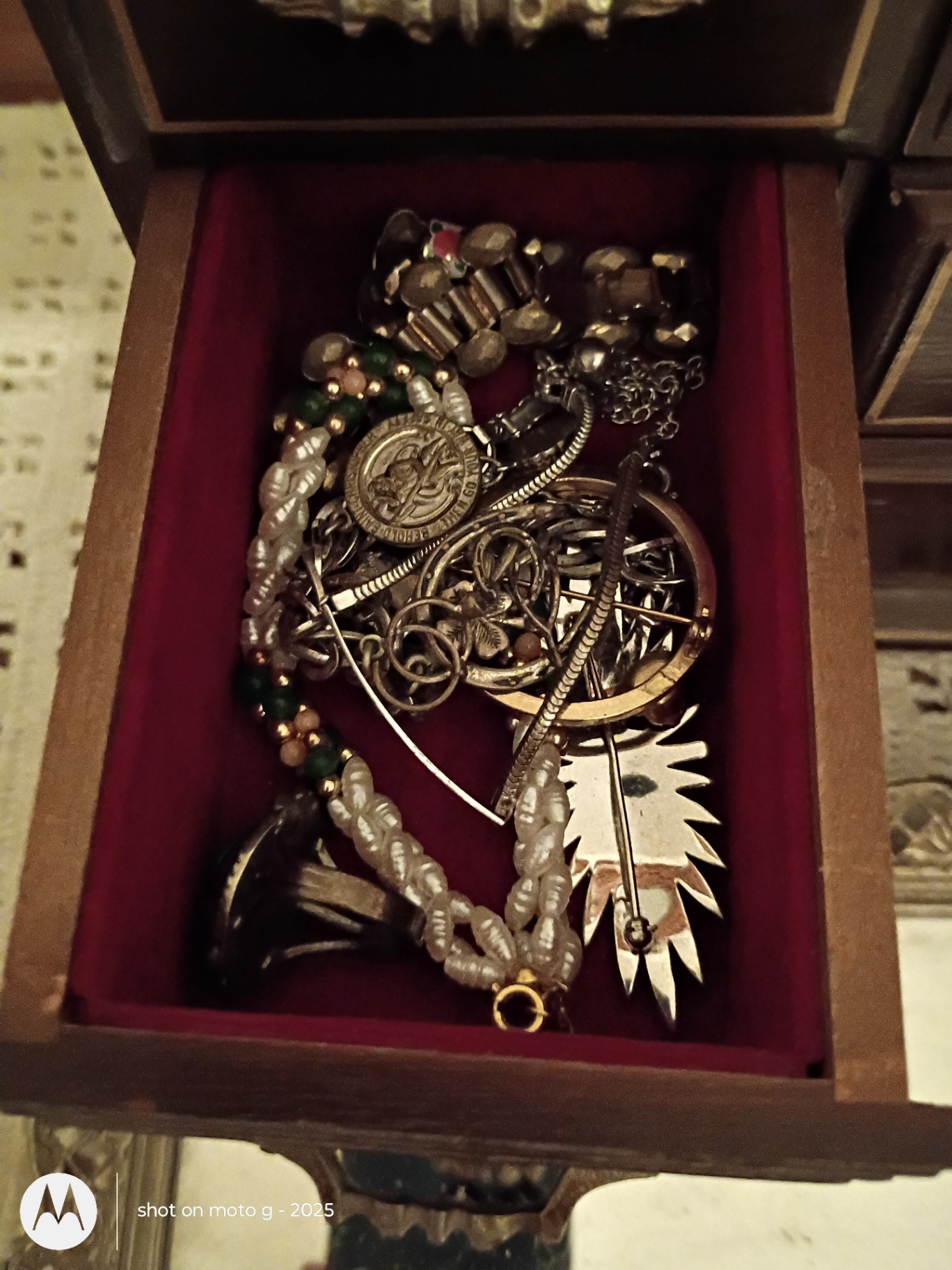 Decorative Jewelry Box and Assorted Home Decor Items - image 5 of 10