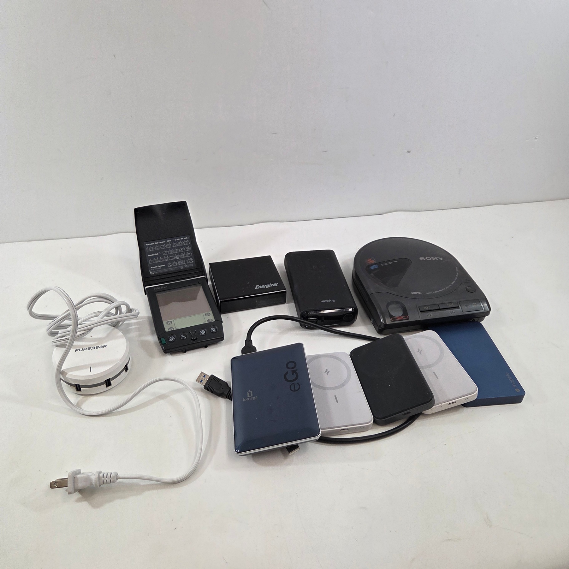 Power Banks and Electronics - image 1 of 6