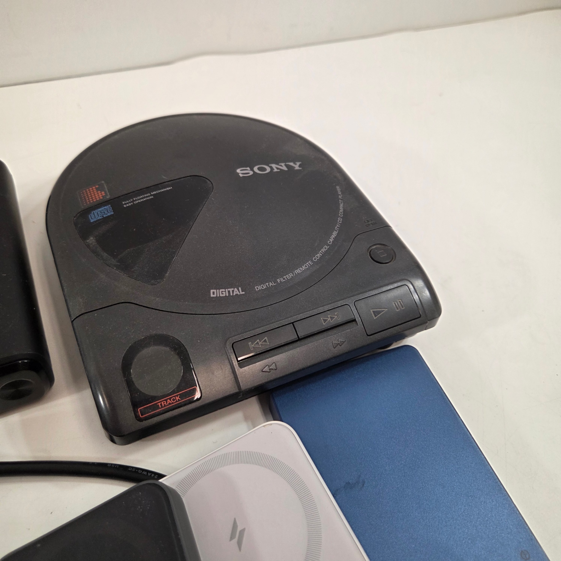 Power Banks and Electronics - image 5 of 6