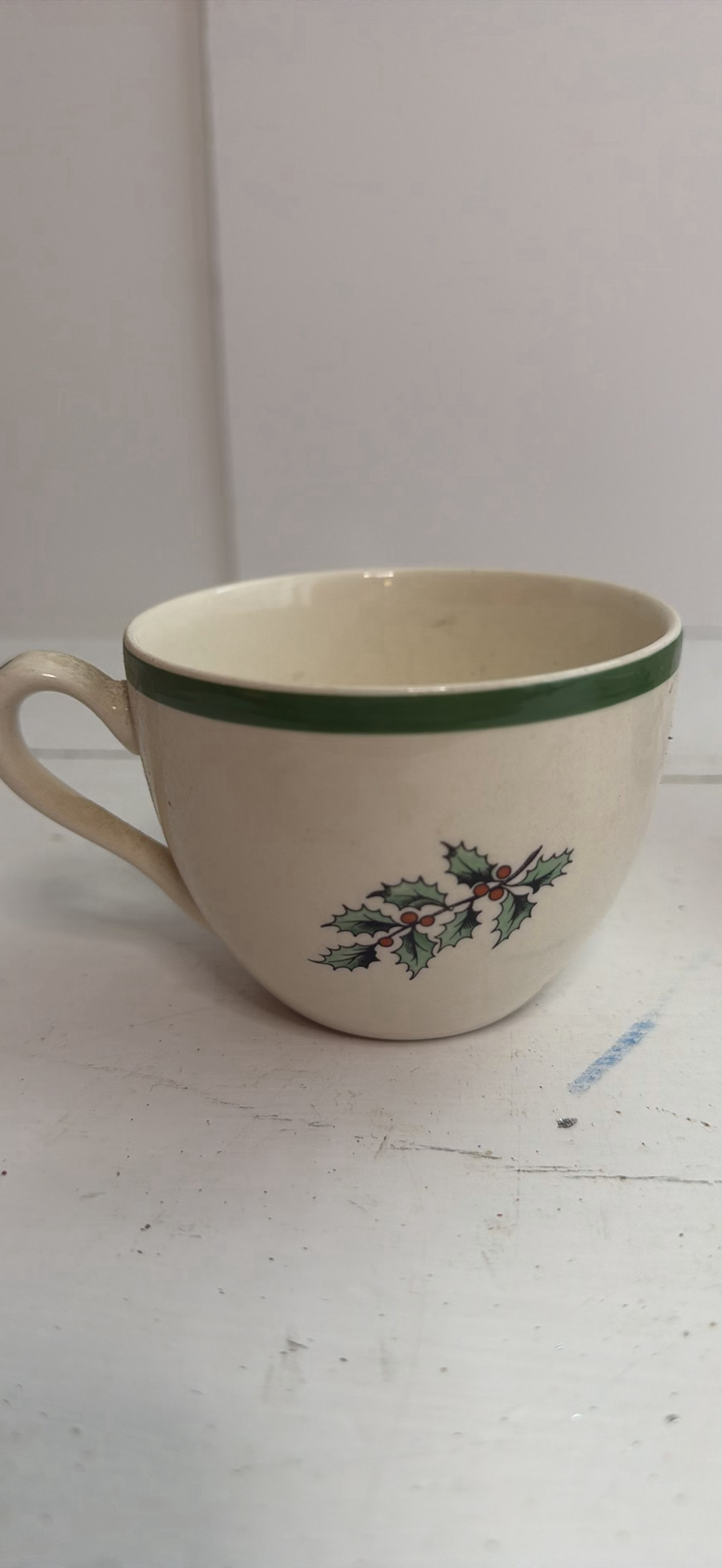Christmas-themed ceramic mugs and plates including Spode - image 9 of 11