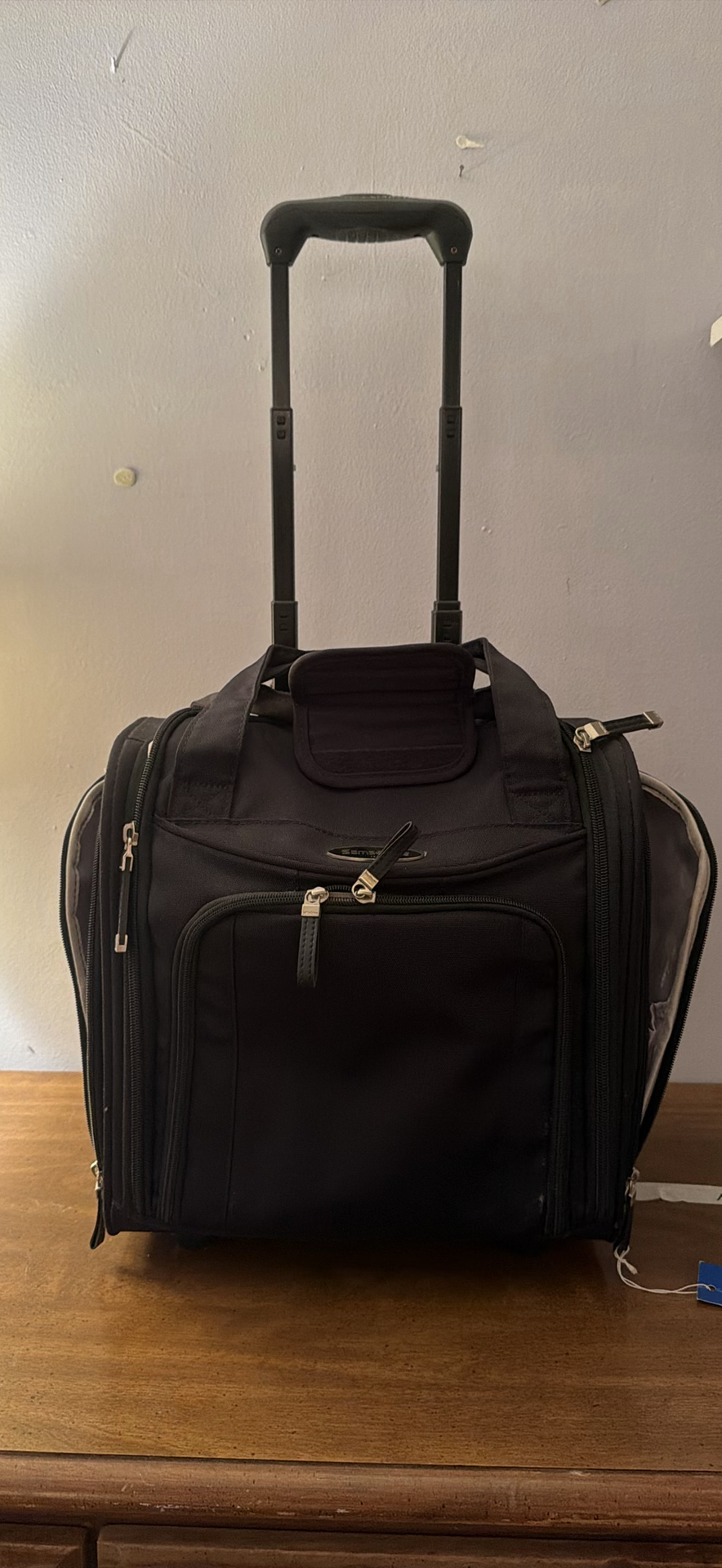 Black Samsonite Small Luggage/Suit Case - image 1 of 7