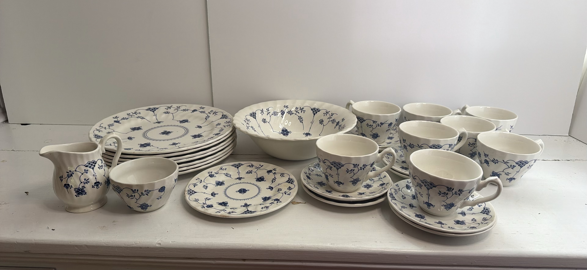 Churchill Georgian Collection Lot Blue and White - image 1 of 4
