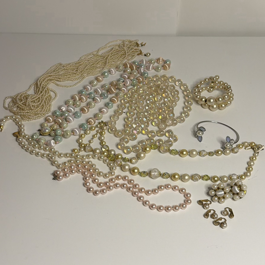 Beaded and Faux Pearl Vintage Jewelry - image 1 of 5
