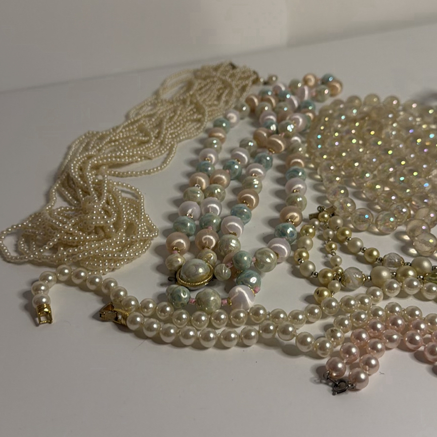 Beaded and Faux Pearl Vintage Jewelry - image 5 of 5
