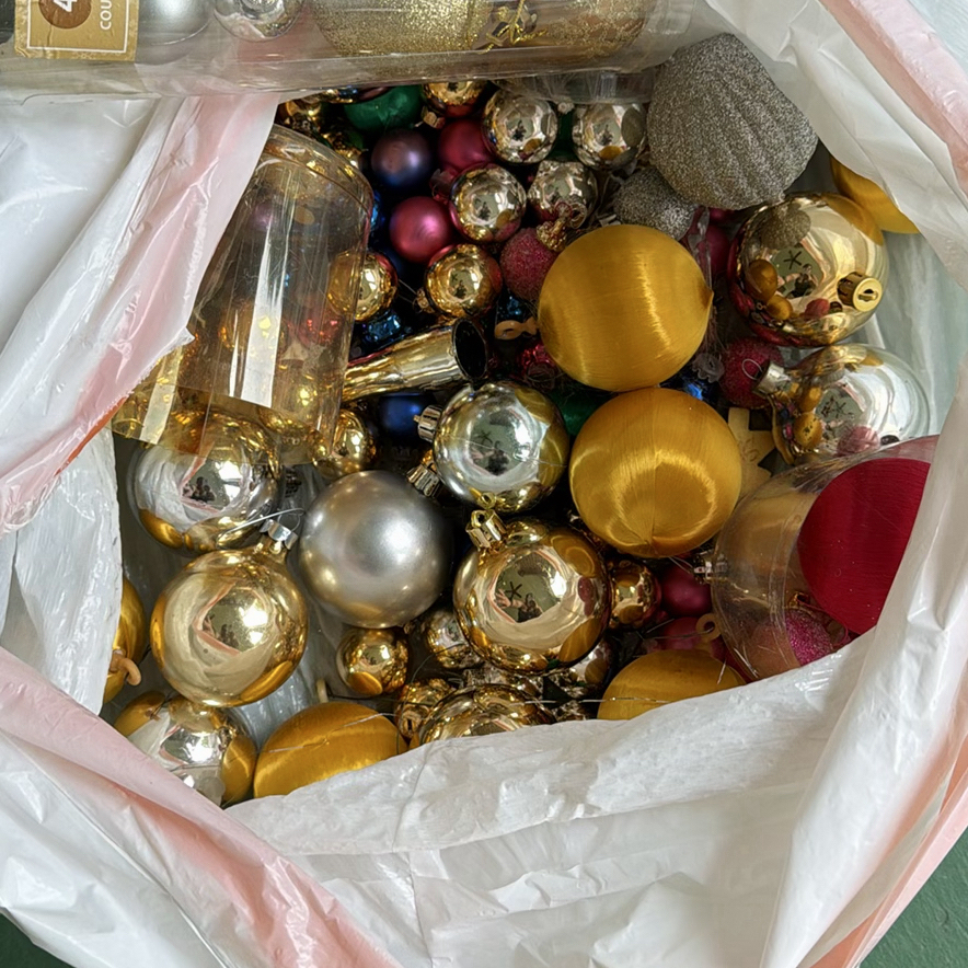 Assorted Lot of Christmas Decor 1 - image 3 of 4