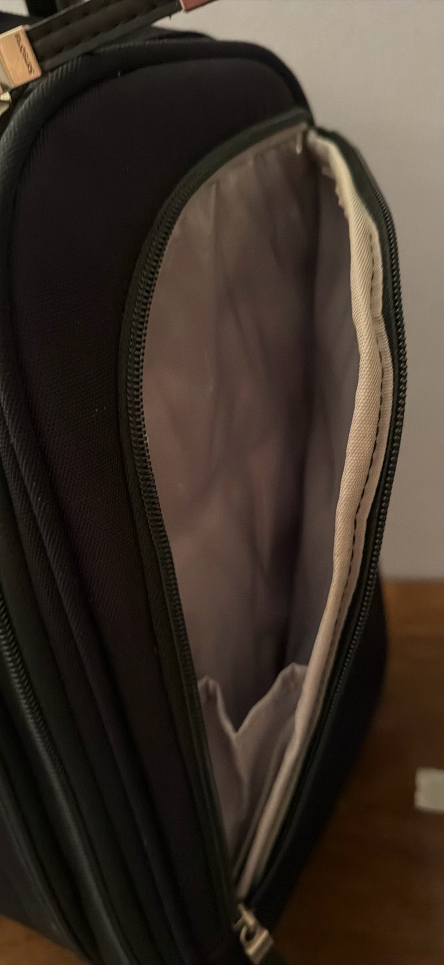 Black Samsonite Small Luggage/Suit Case - image 4 of 7