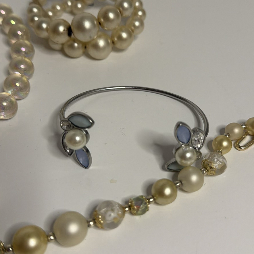 Beaded and Faux Pearl Vintage Jewelry - image 3 of 5