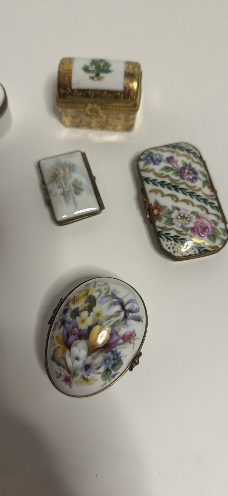 Assorted Limoges/Porcelain Trinket Boxes - image 4 of 5