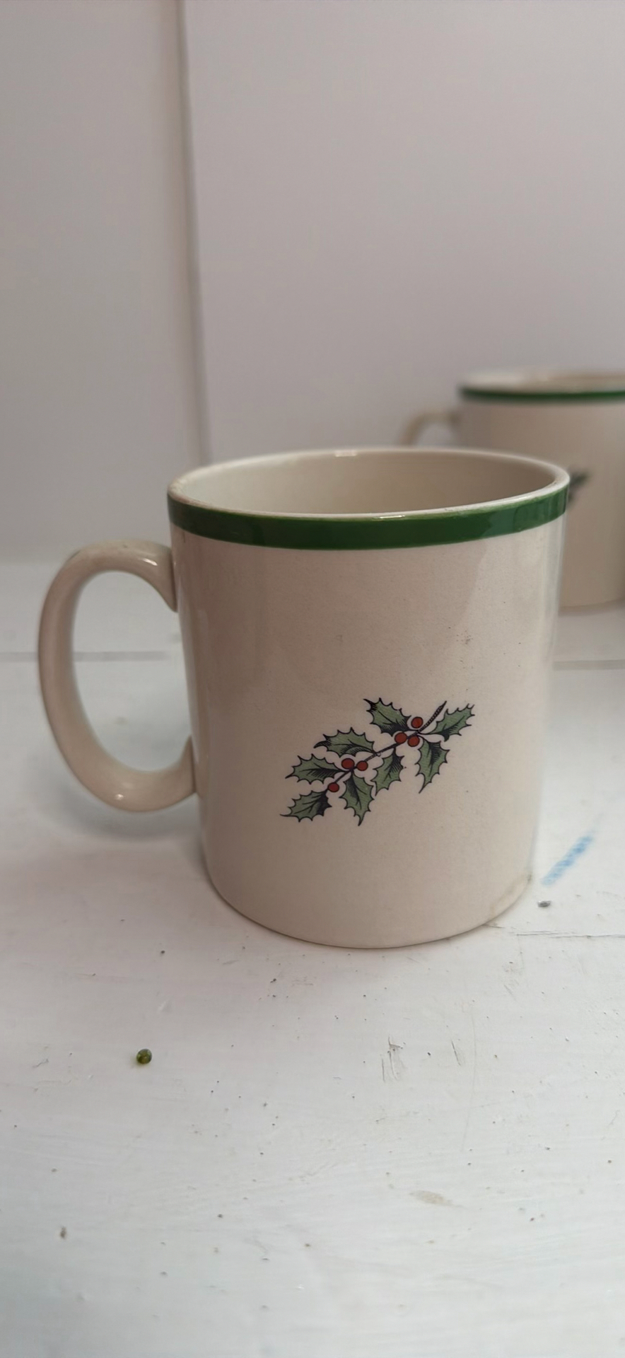 Christmas-themed ceramic mugs and plates including Spode - image 4 of 11