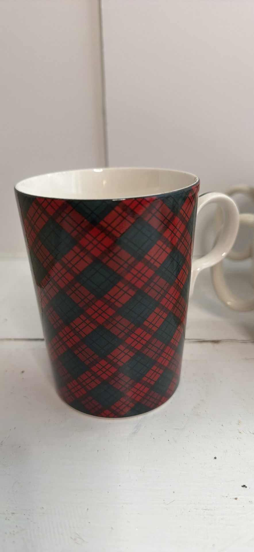 Christmas-themed ceramic mugs and plates including Spode - image 2 of 11