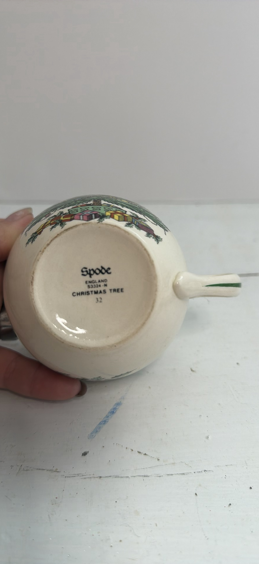 Christmas-themed ceramic mugs and plates including Spode - image 8 of 11
