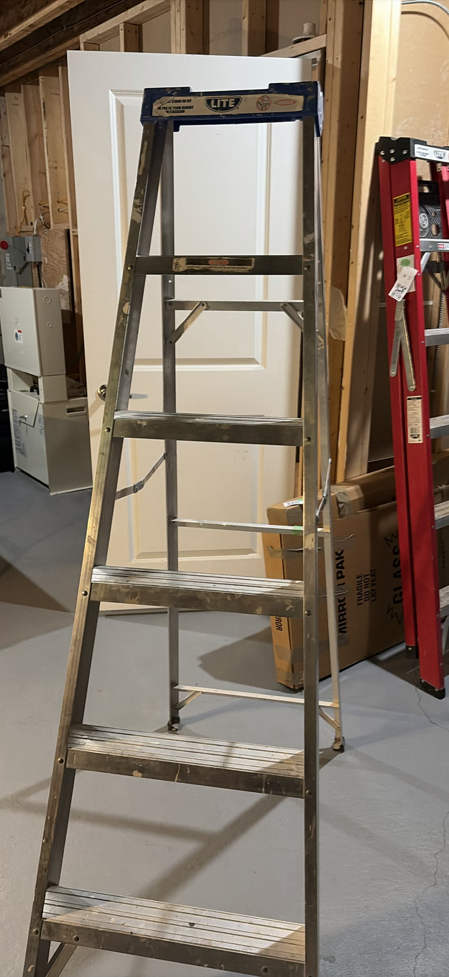 Lite 6-Foot Aluminum Step Ladder - image 3 of 8