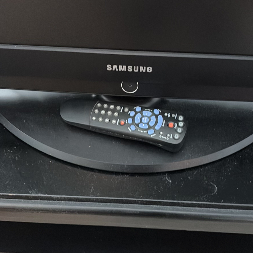 26” Samsung Television with Remote - image 2 of 6