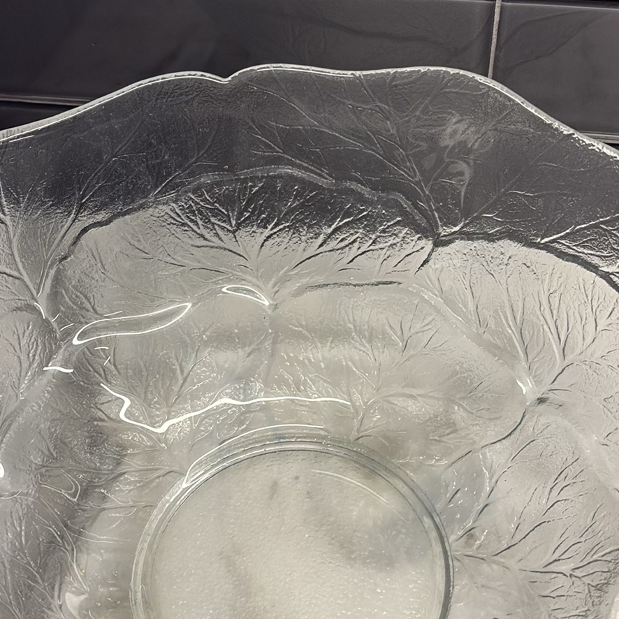 Clear Glass Leaf Pattern Bowls - image 5 of 12