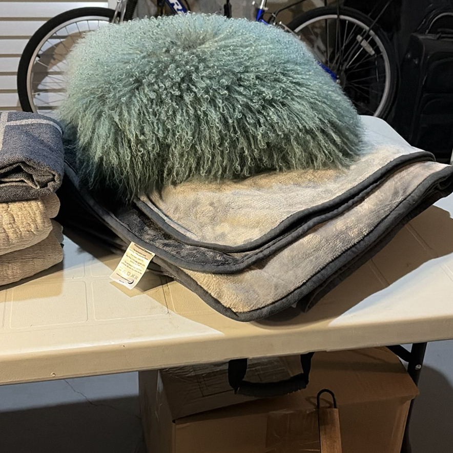 Decorative Pillow and Throw Blankets - image 2 of 10