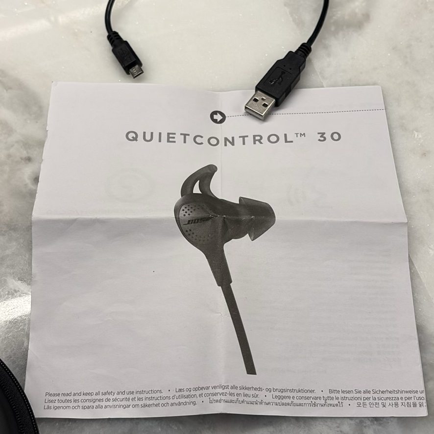 Bose SoundLink Mini Speaker and QuietControl 30 Earbuds Accessories - image 5 of 10