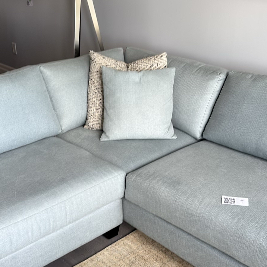 URBAN BARN Sectional Sofa - image 4 of 22