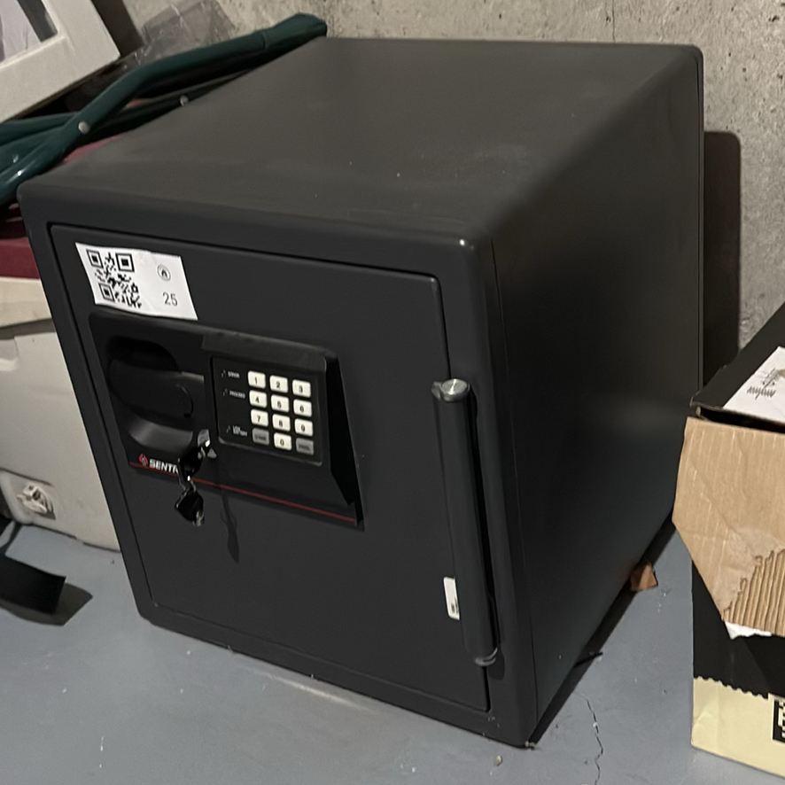 Sentry Electronic Keypad Safe - image 4 of 9