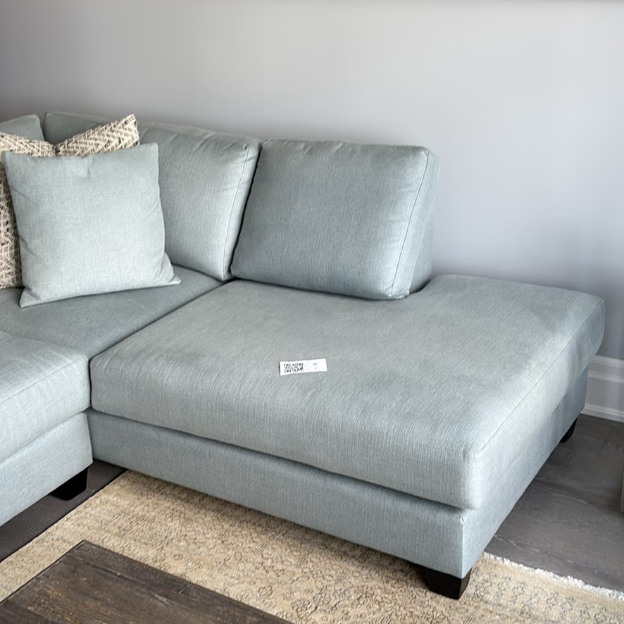 URBAN BARN Sectional Sofa - image 3 of 22