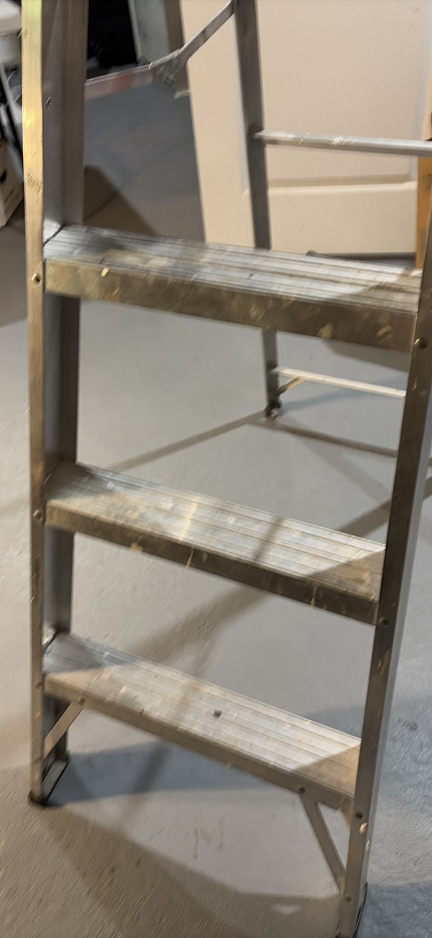 Lite 6-Foot Aluminum Step Ladder - image 5 of 8