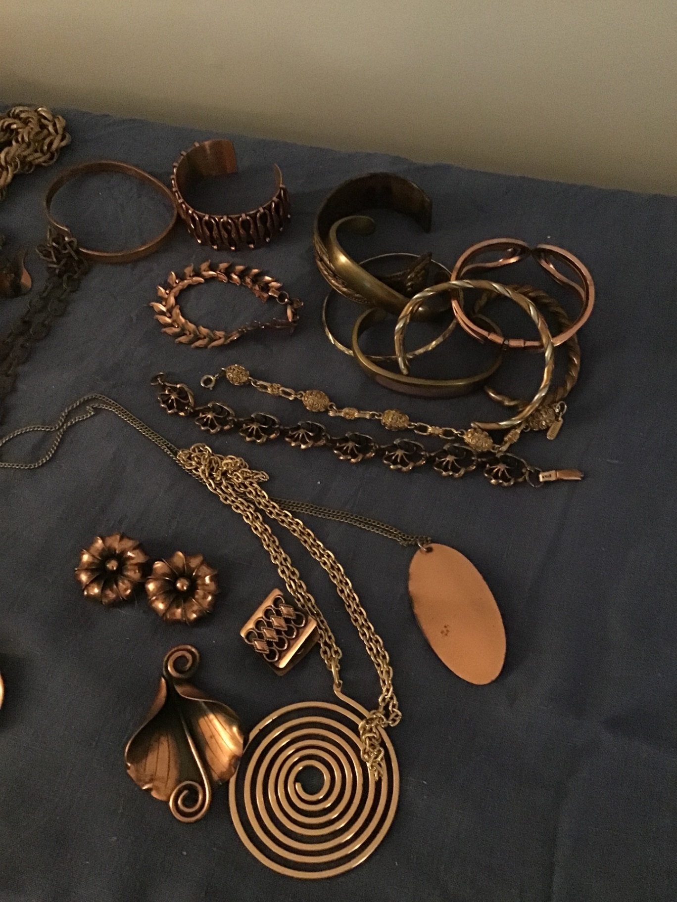 Assorted copper-toned jewelry collection - image 3 of 3