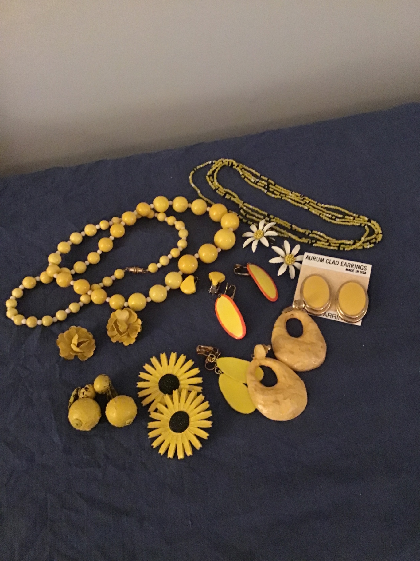 Assorted yellow jewelry collection - image 1 of 2