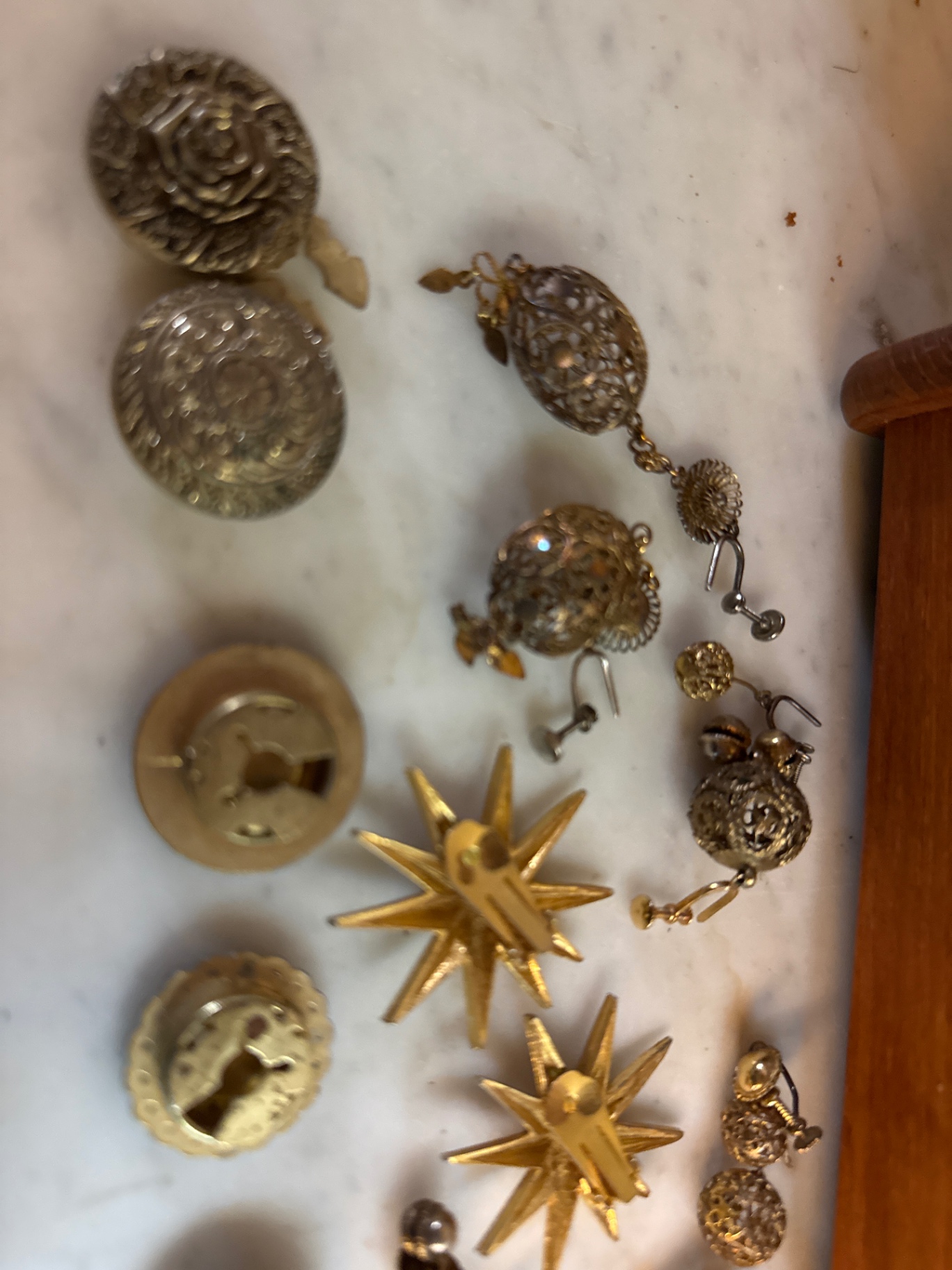 Vintage jewelry assortment in wooden box - image 4 of 7