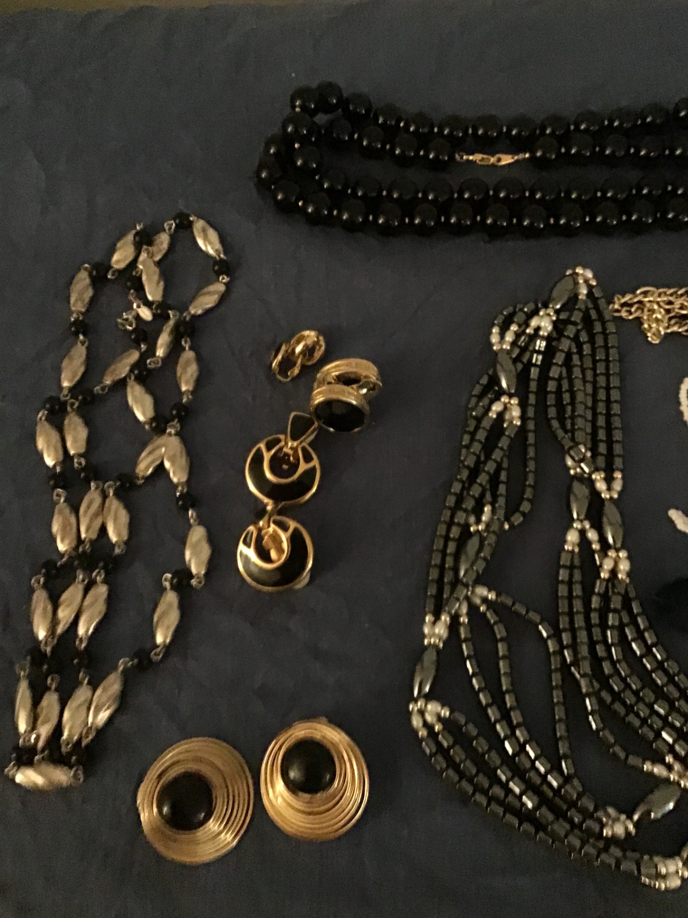 Assorted black and gold jewelry set (necklaces, earrings, rings, bracelets) - image 2 of 3