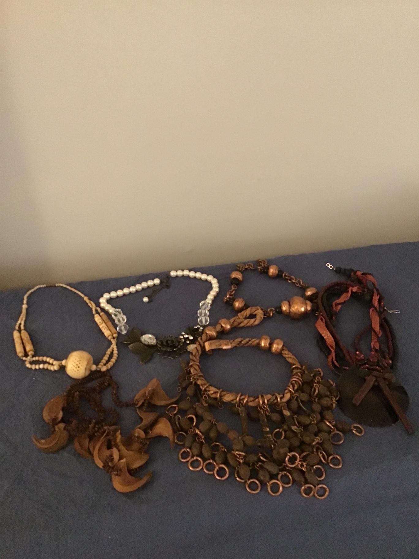 Statement  necklaces  - image 1 of 7