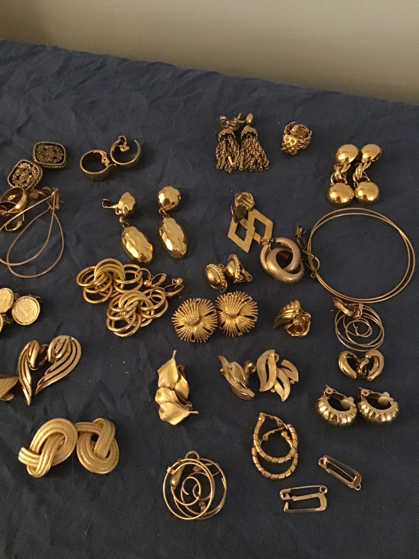 Gold-toned earrings collection - image 3 of 3