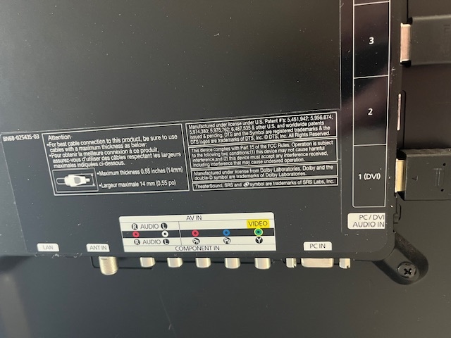 Samsung 55-inch LED6300 Series TV & Soundbar - image 4 of 6