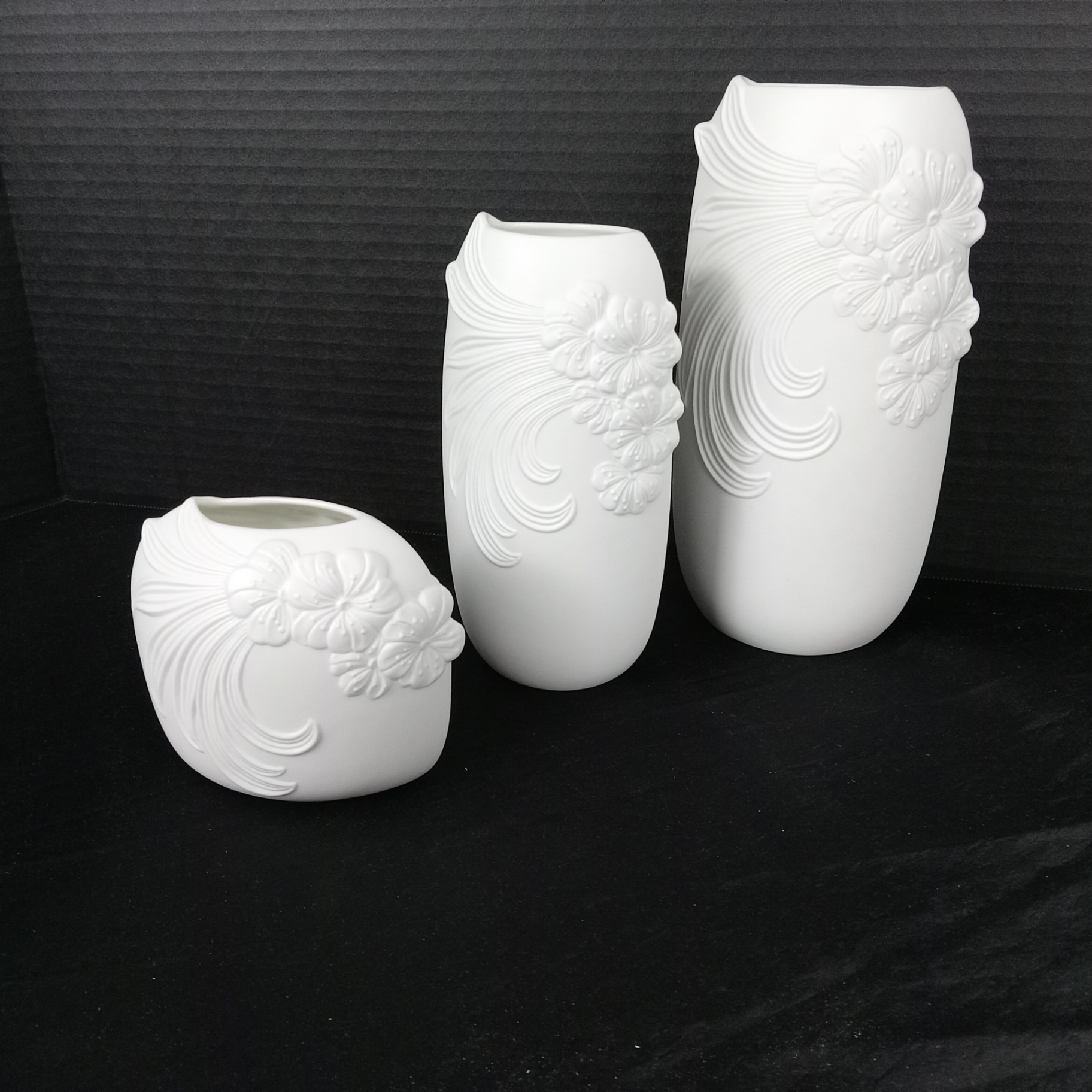 Kaiser Porzellan Bisque Vases - image 7 of 12