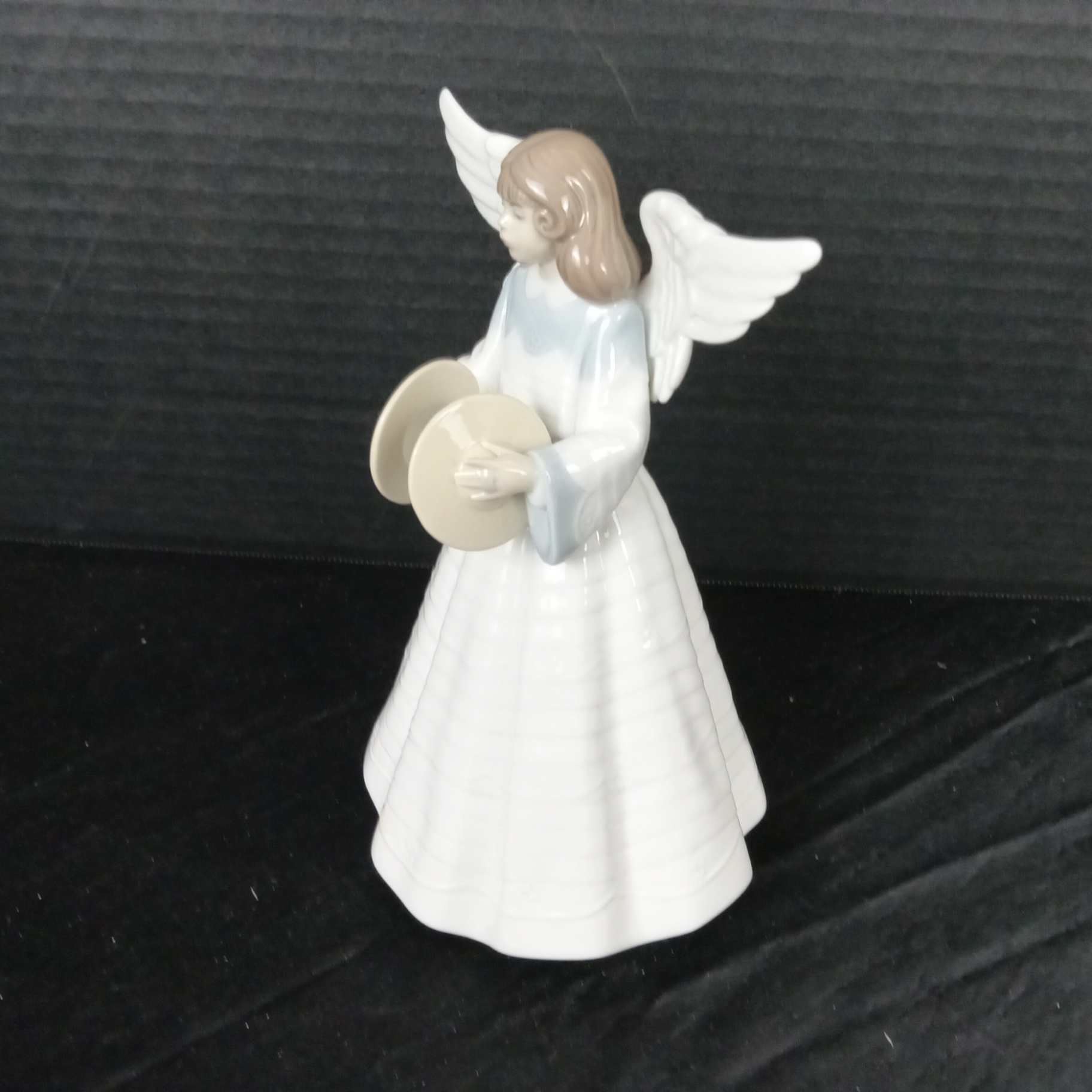 Lladro Angel w/Cymbals Figurine - image 4 of 6