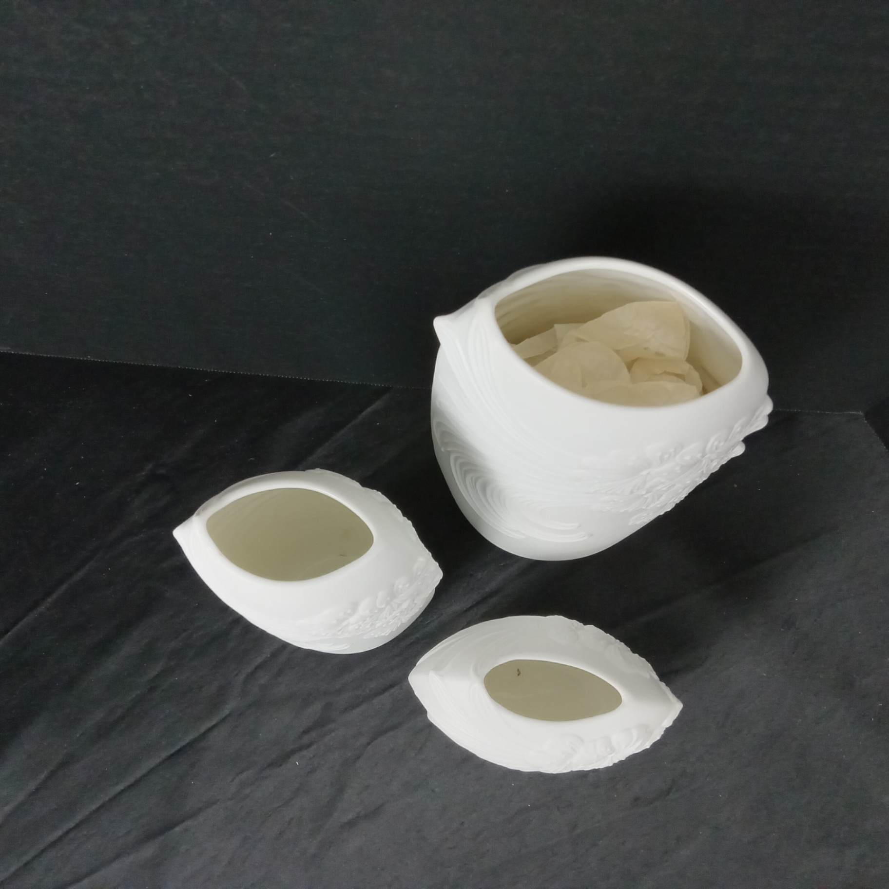 Kaiser Porzellan Bisque Vases - image 8 of 12