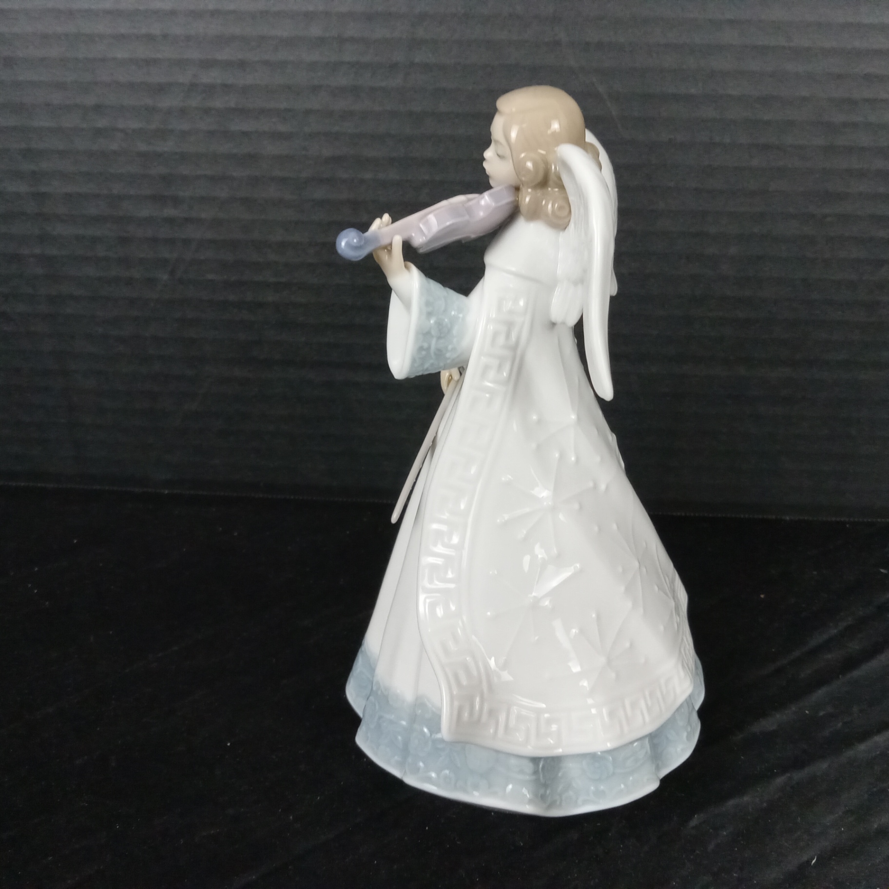 Lladro Angel w/Violin Figurine - image 4 of 7