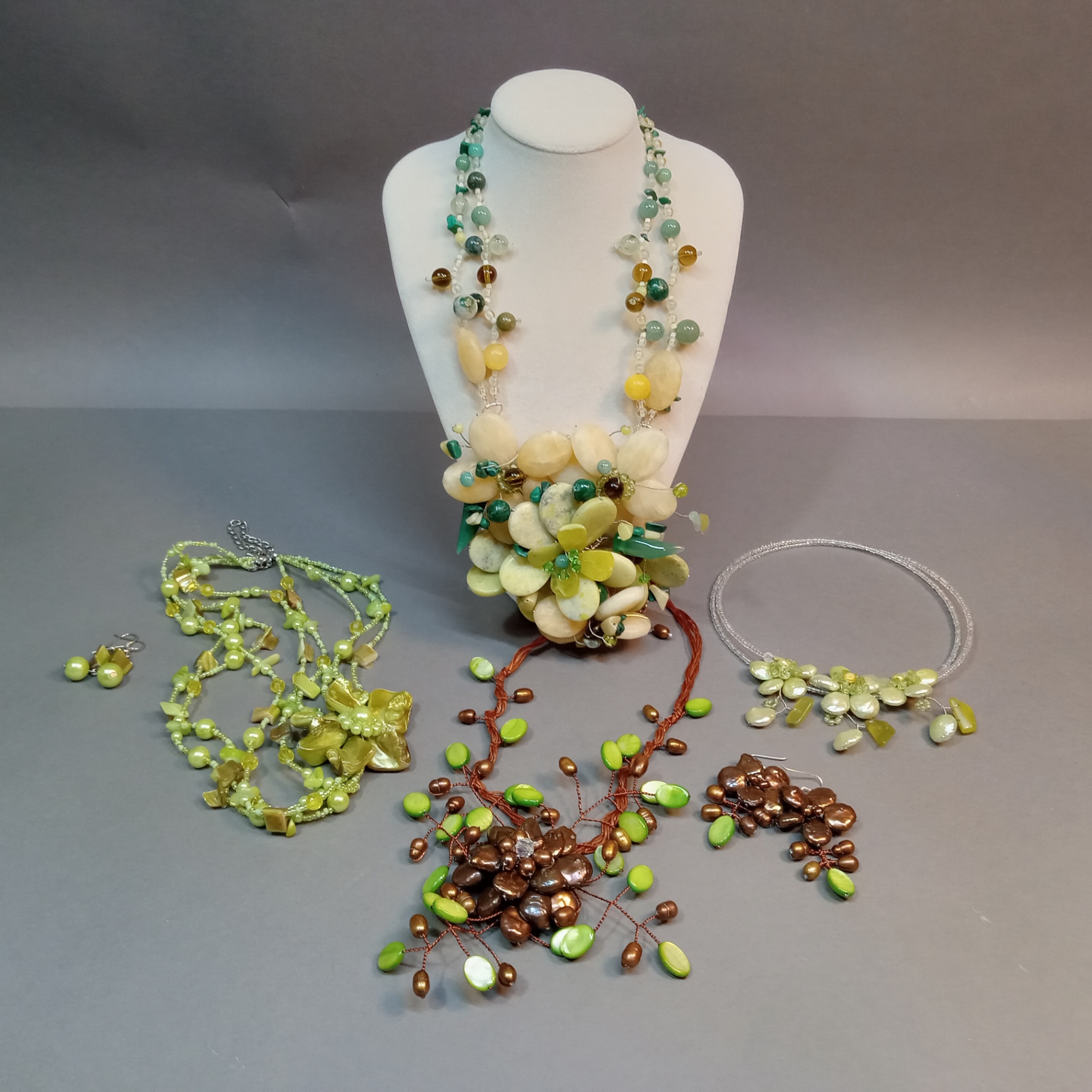 Hand Beaded Floral Jewelry - Pastels - image 1 of 18