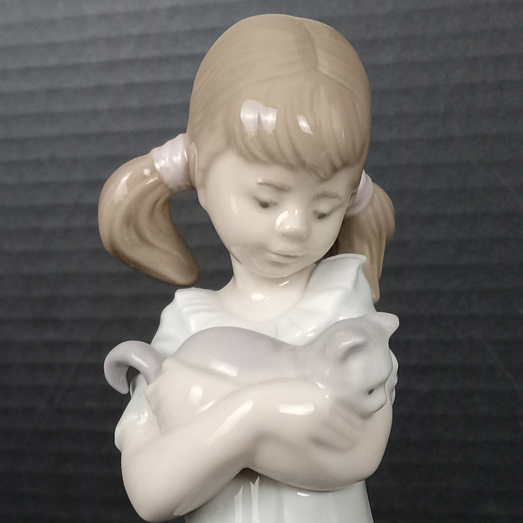 Lladro Girl w/Cat & Playful Kitten Figurines - image 10 of 12