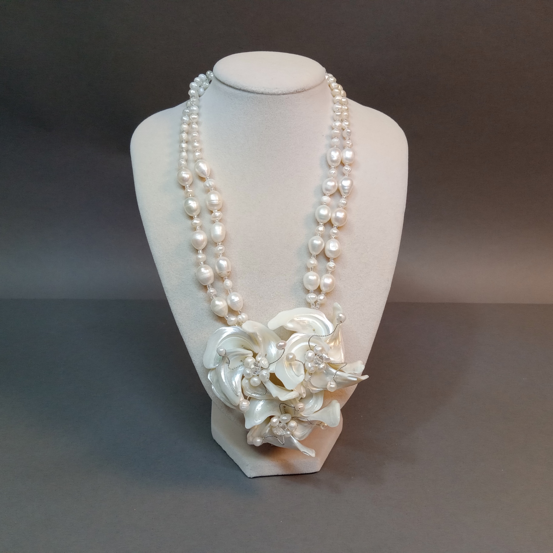 Hand Beaded Floral Jewelry - Pearls & Shells - image 10 of 16