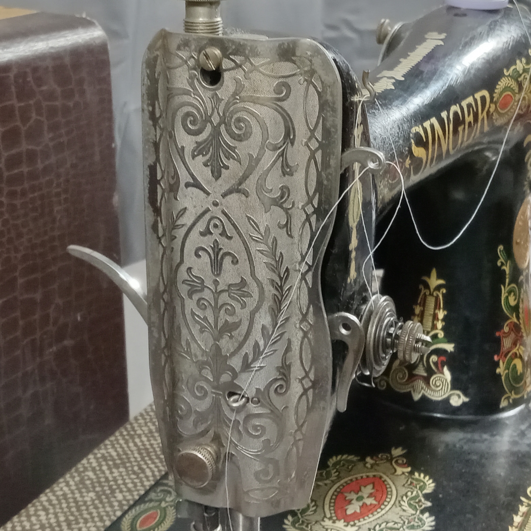 Antique Singer Sewing Machine - image 5 of 15