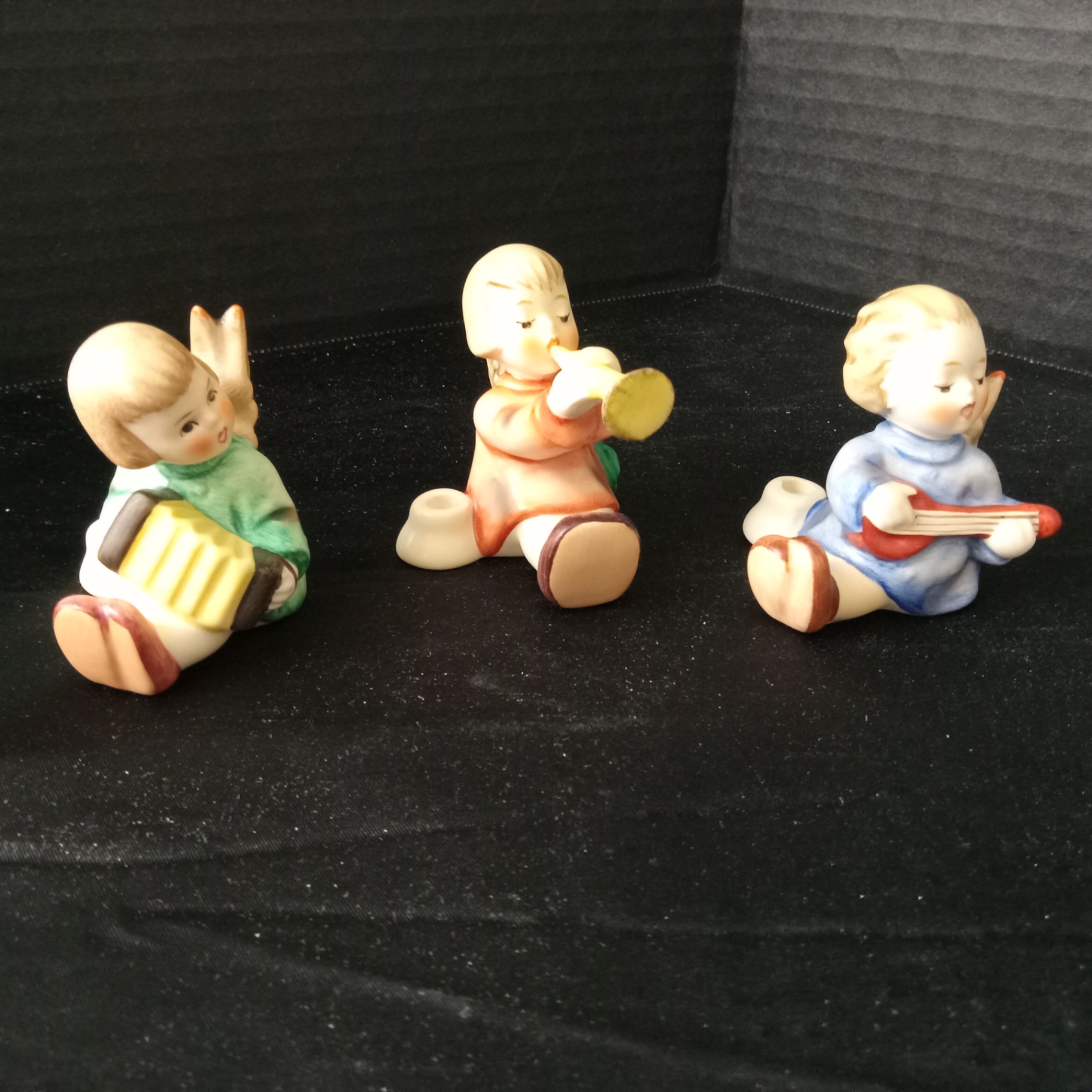Hummel Figurines - image 2 of 16
