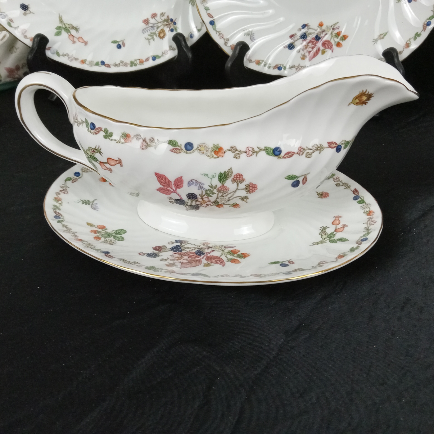 Aynsley China Somerset Blackberry Hostess Pieces - image 4 of 12