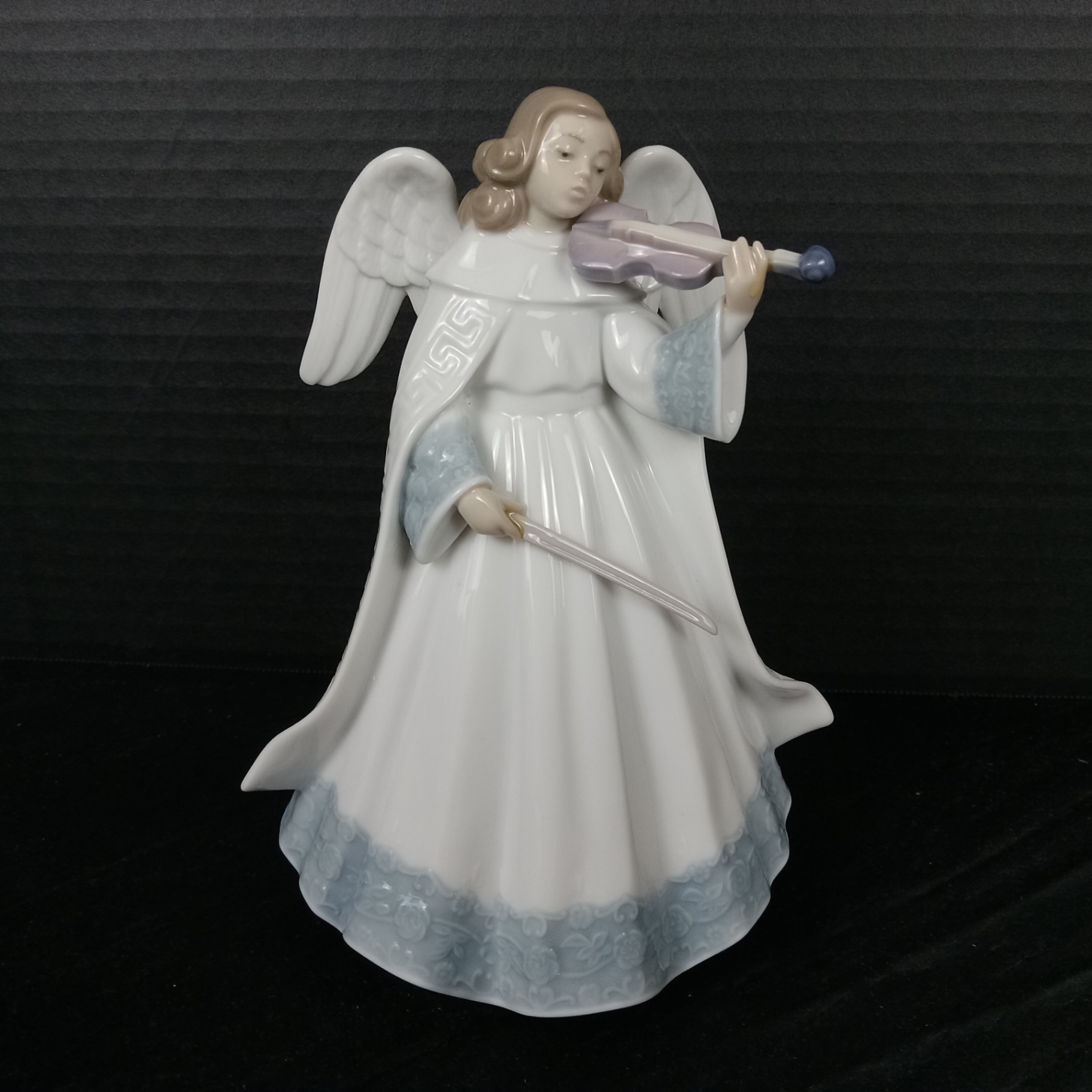 Lladro Angel w/Violin Figurine - image 1 of 7