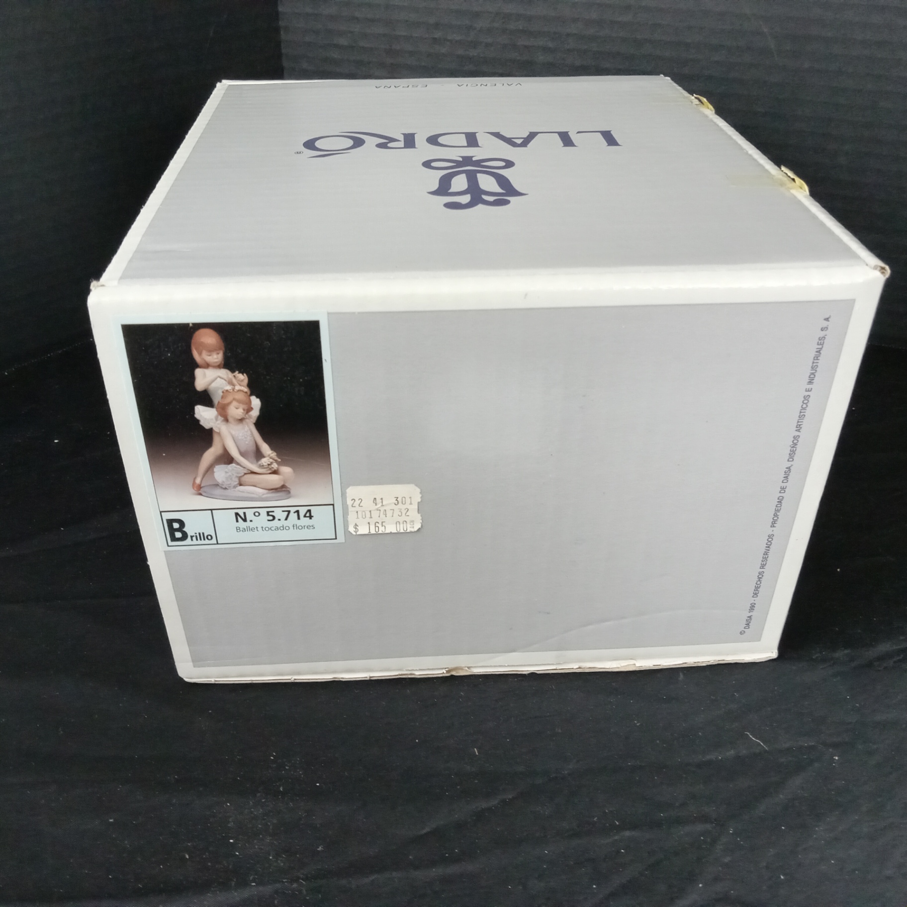 Lladro Ballet Dancers w/Flowers Figurine - image 6 of 6