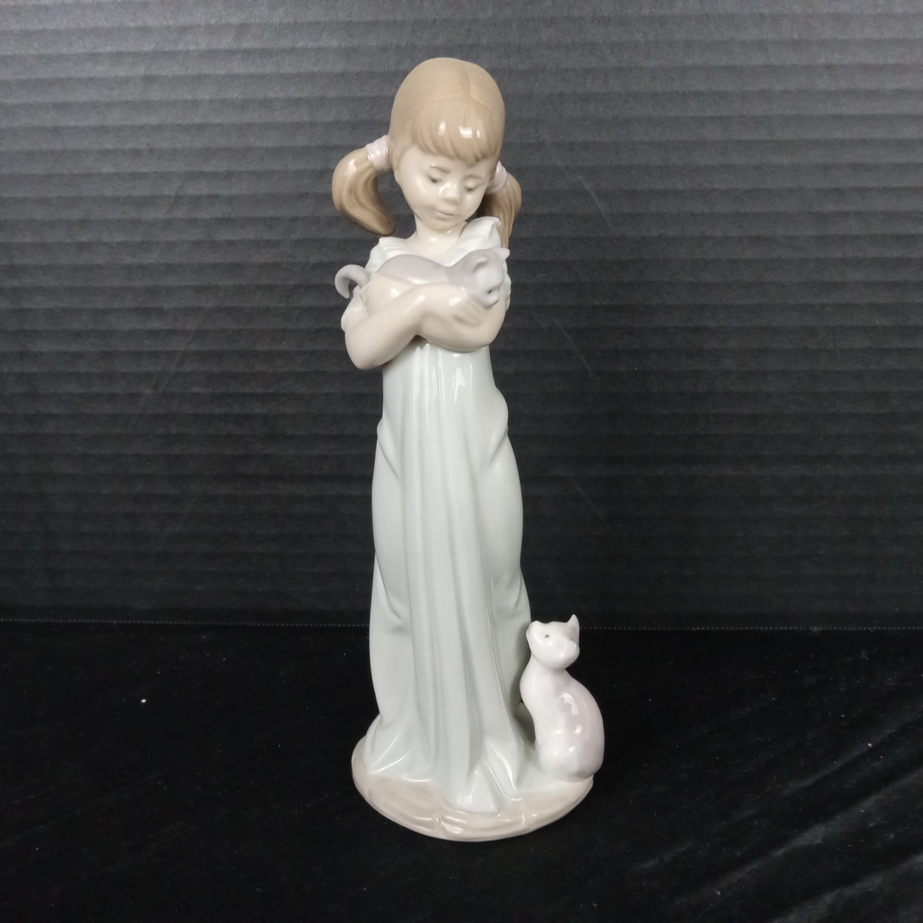 Lladro Girl w/Cat & Playful Kitten Figurines - image 6 of 12