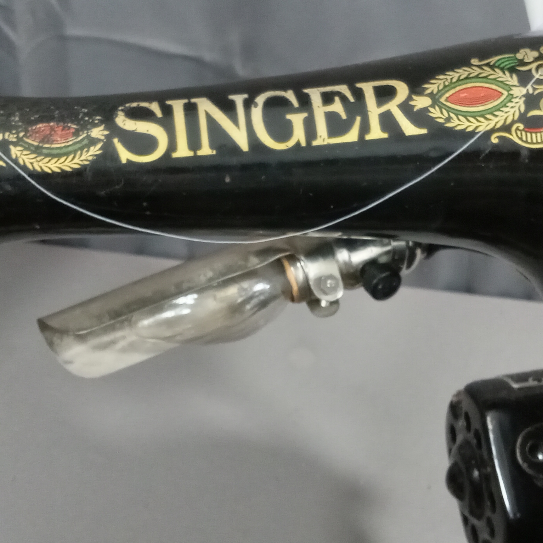 Antique Singer Sewing Machine - image 8 of 15