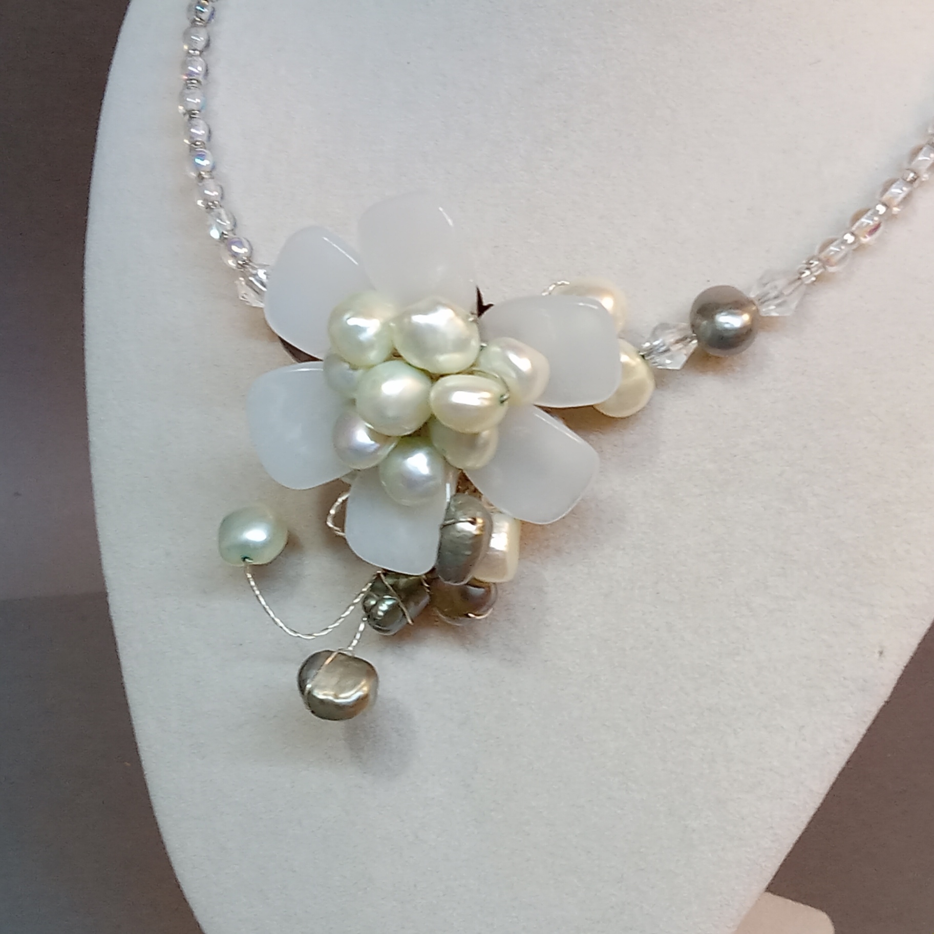 Hand Beaded Floral Jewelry - Pearls & Shells - image 15 of 16