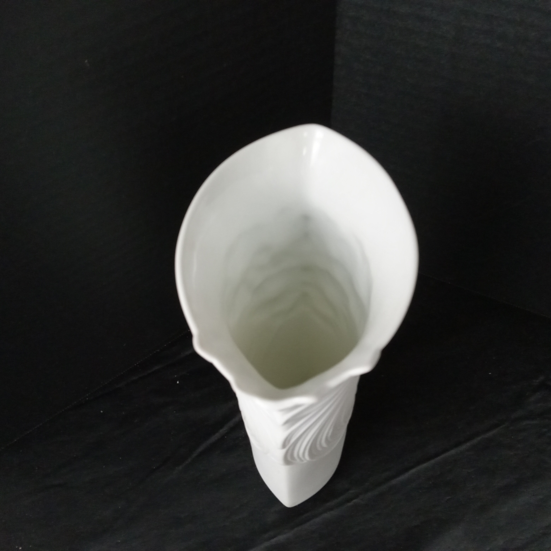 Kaiser Porzellan Bisque Vases - image 5 of 12