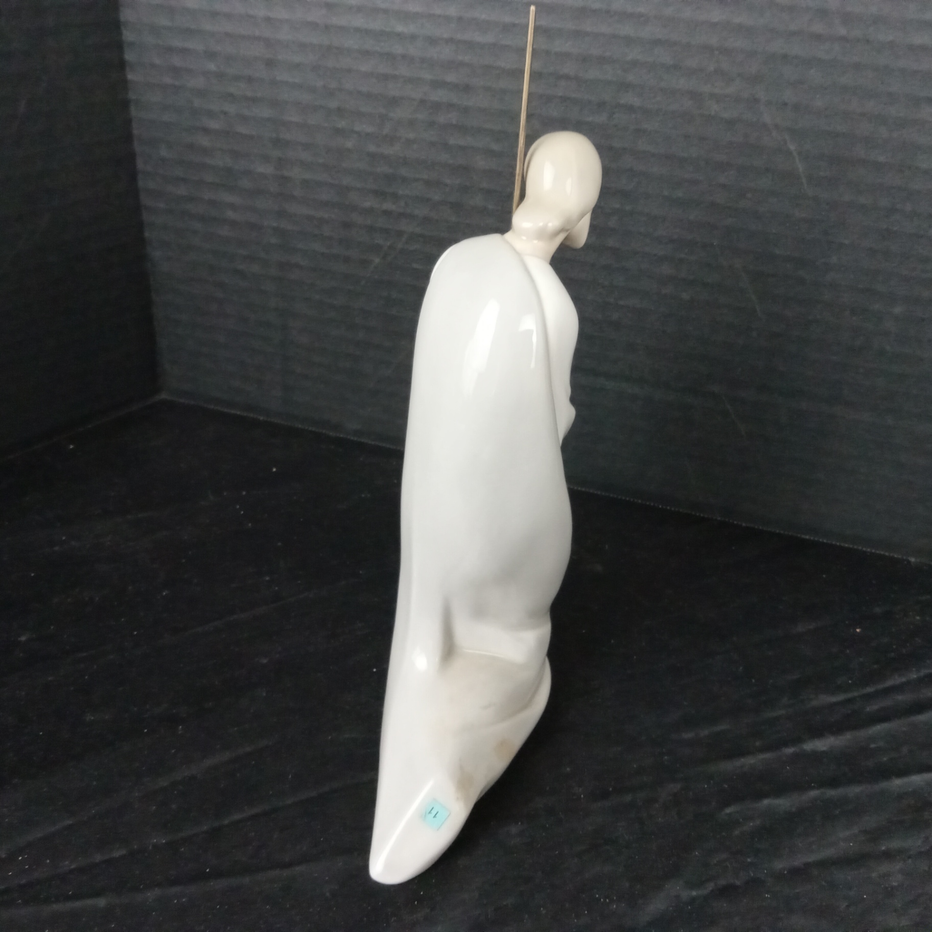 Lladro Nativity Figurines - image 10 of 12