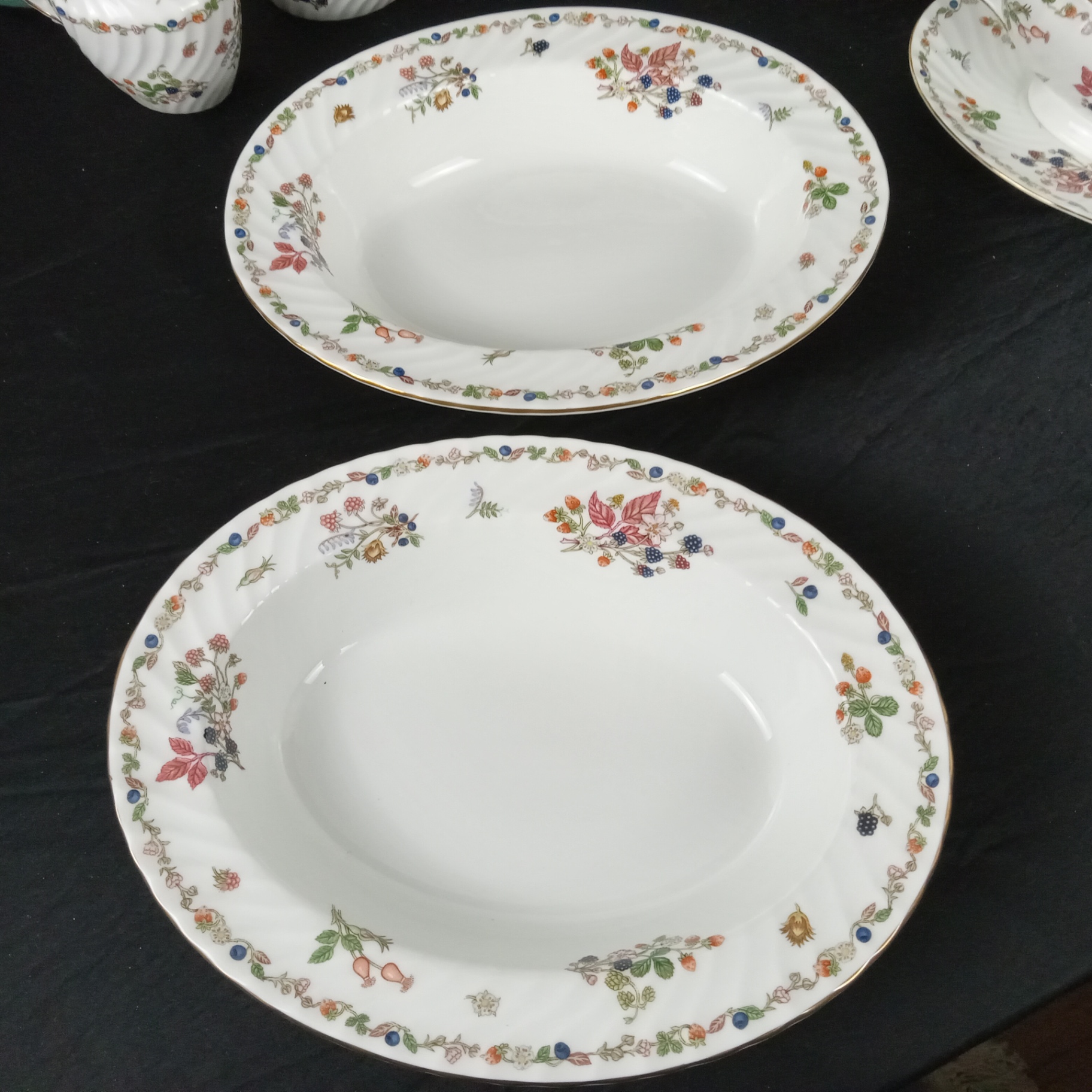 Aynsley China Somerset Blackberry Hostess Pieces - image 2 of 12