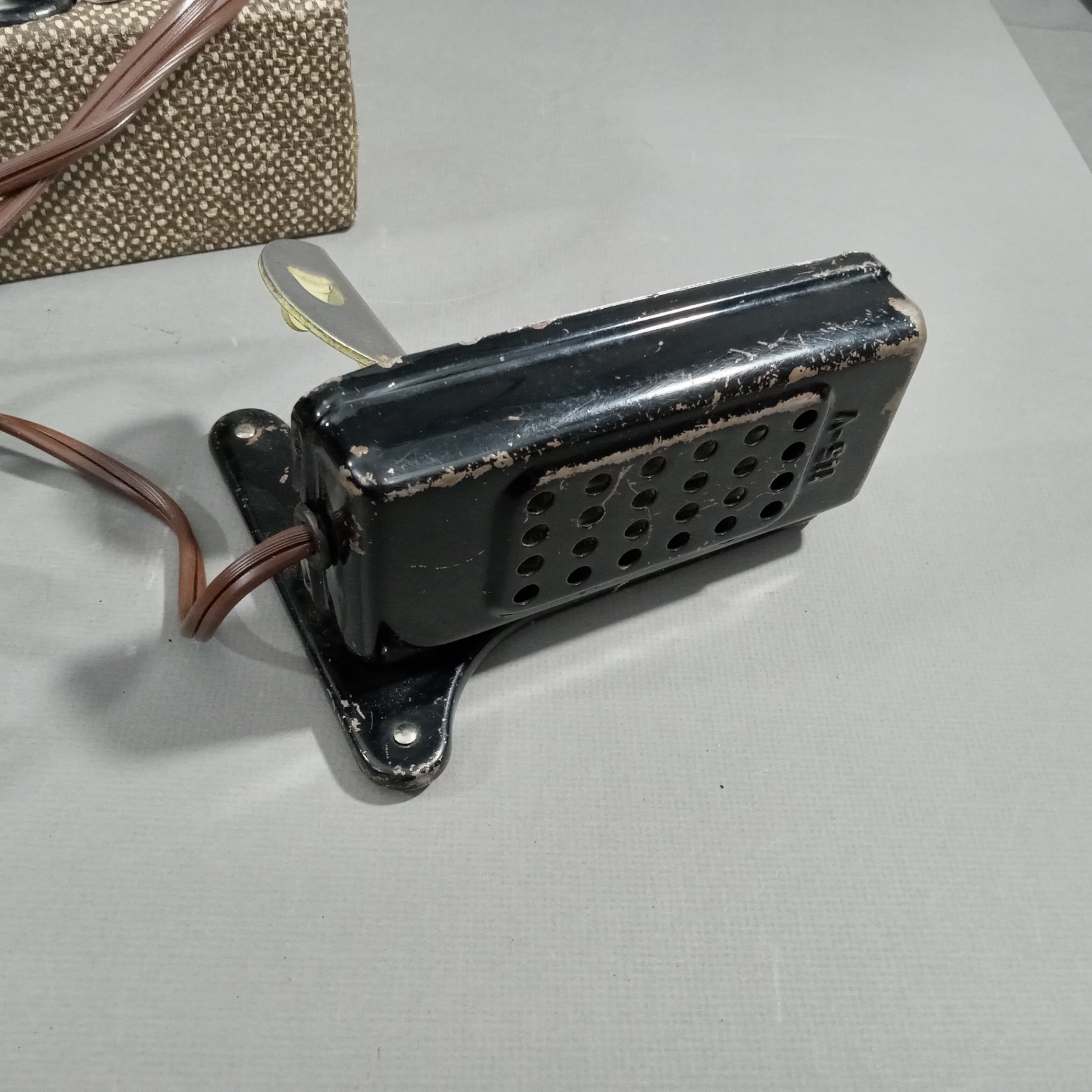 Antique Singer Sewing Machine - image 12 of 15